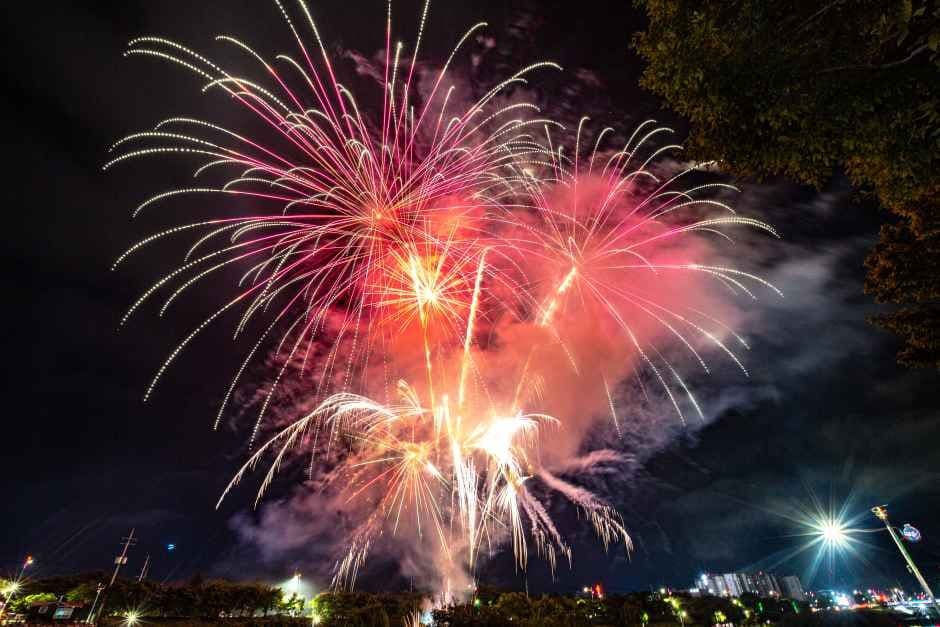 2026 국토정중앙 청춘양구 배꼽축제 (6).jpg